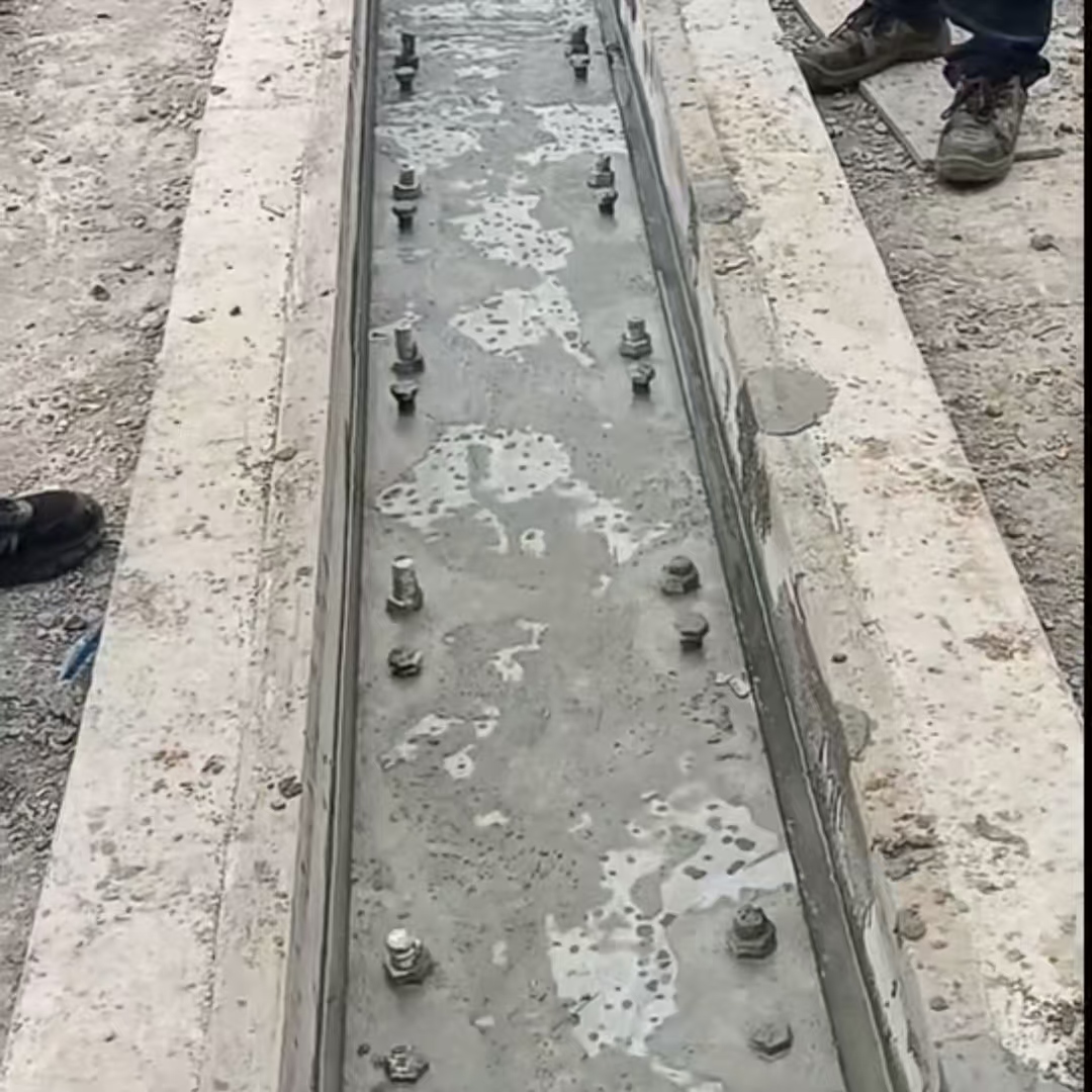 灵川港口码头起重机龙门吊重型机械设备稳固用早强快凝轨道胶泥